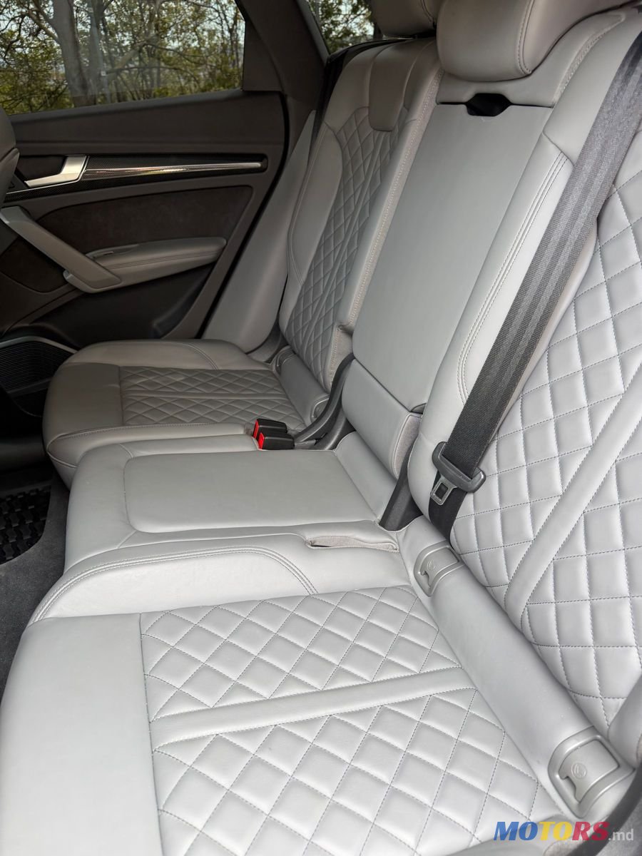 2017' Audi SQ5 photo #6