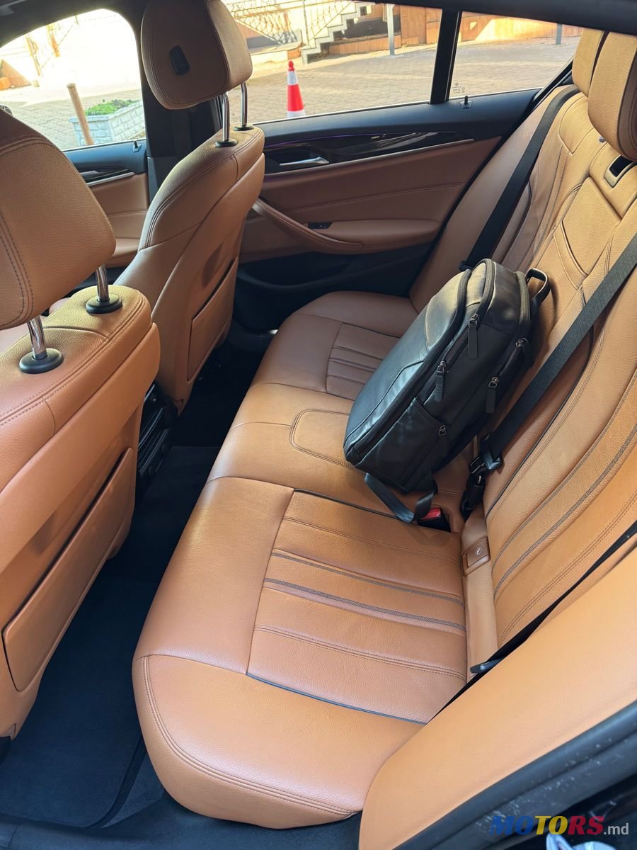 2018' BMW 5 Series photo #6