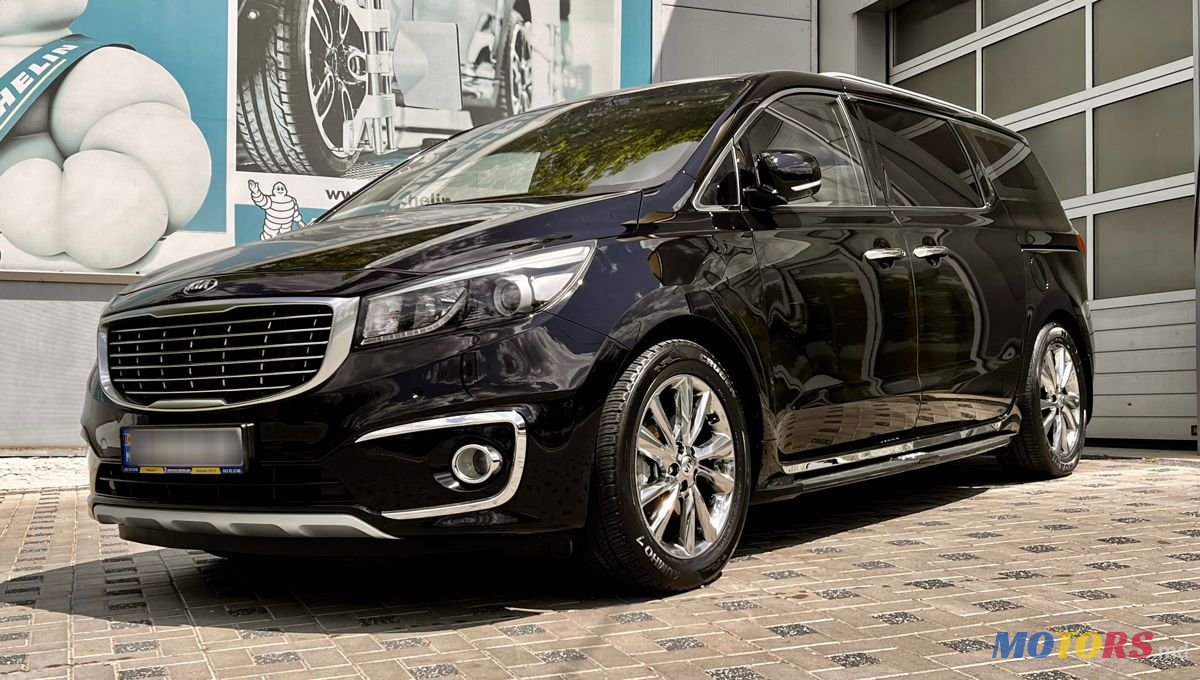 2017' Kia Carnival photo #2
