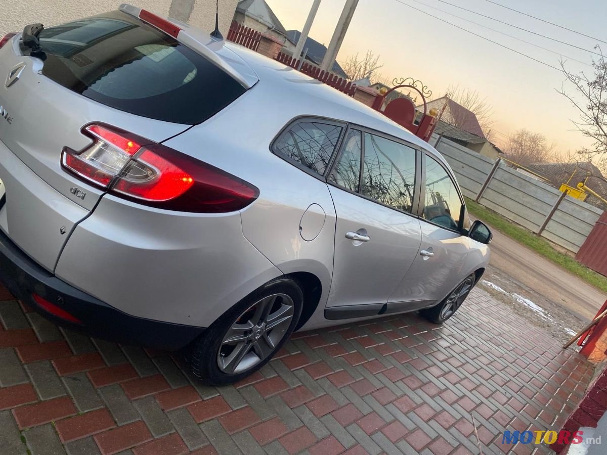 2010' Renault Megane photo #5