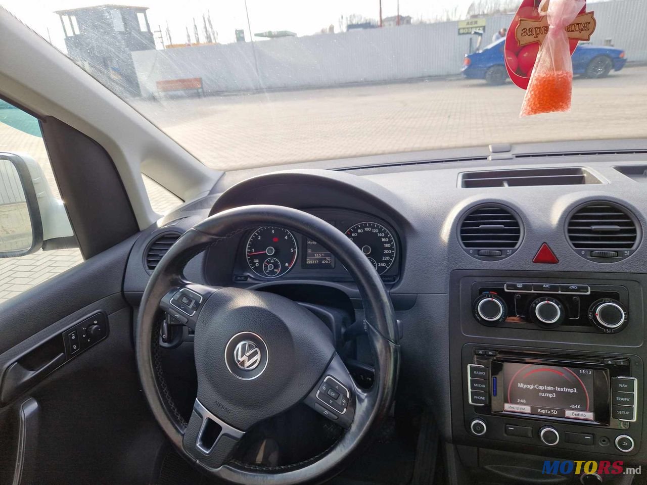 2013' Volkswagen Caddy photo #2