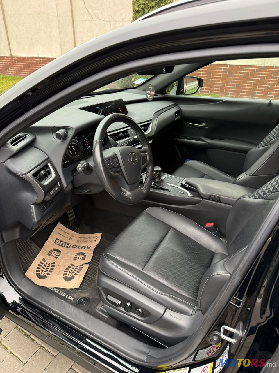 2019' Lexus UX photo #5