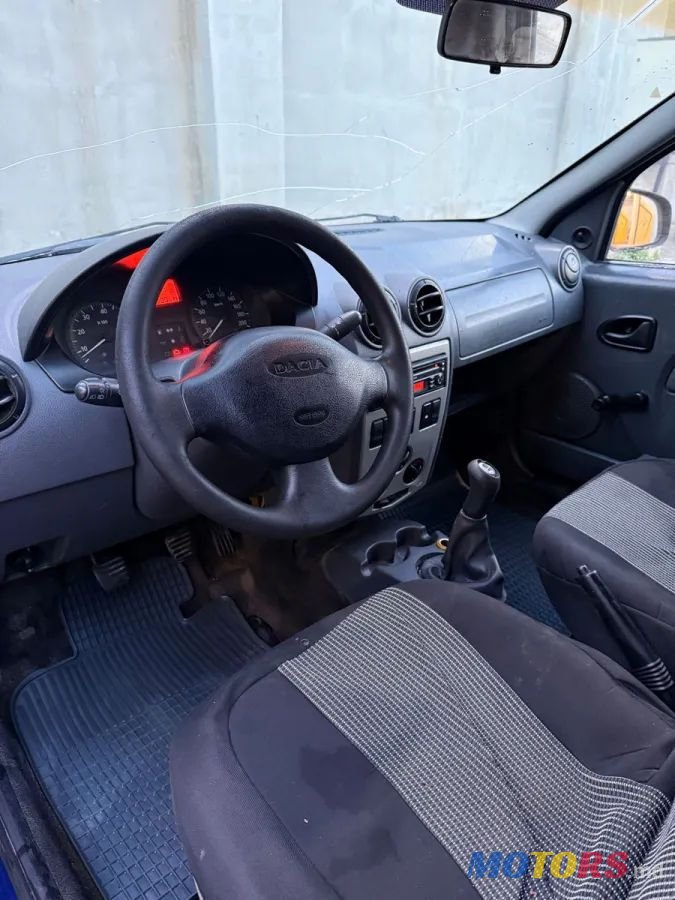 2008' Dacia Logan photo #2