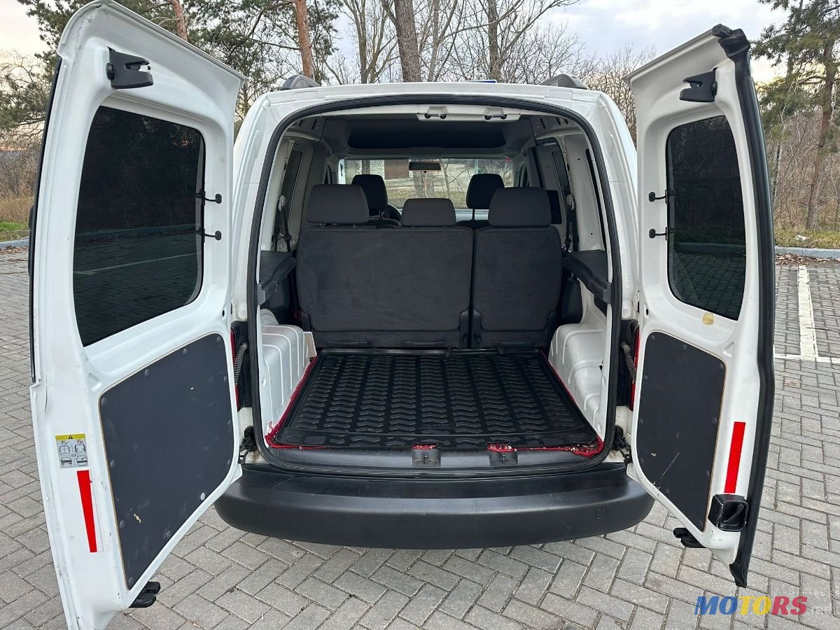 2015' Volkswagen Caddy photo #6