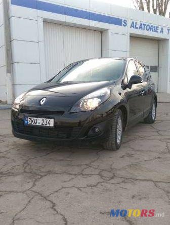 2010' Renault Grand Scenic photo #1