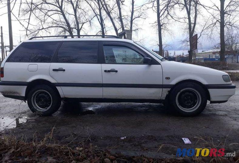1994' Volkswagen Passat photo #1