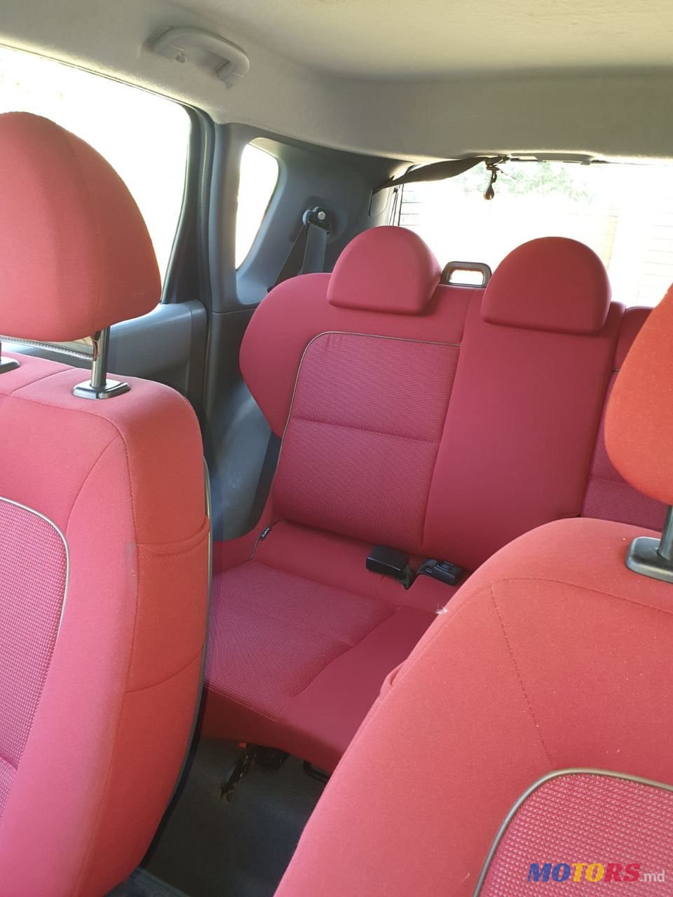 2006' Mitsubishi Colt photo #3