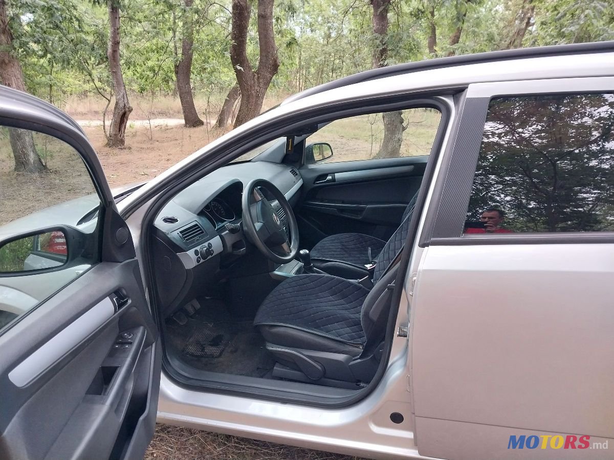 2005' Opel Astra photo #5