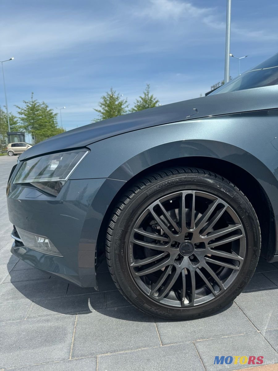 2015' Skoda Superb photo #4