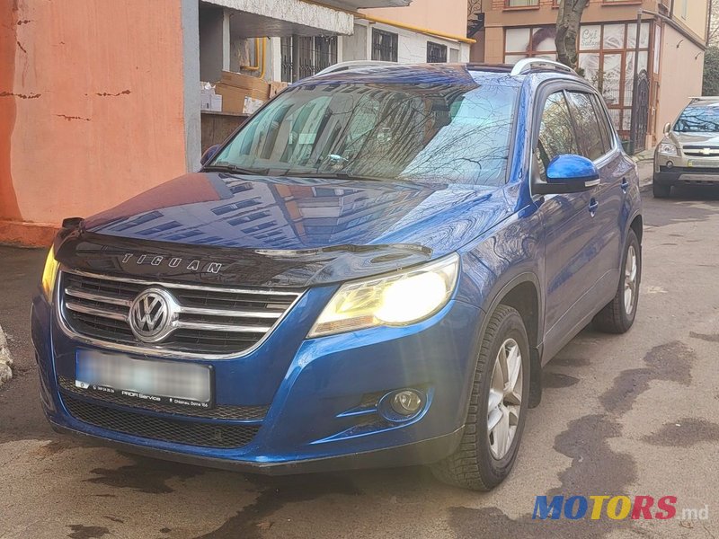 2010' Volkswagen Tiguan photo #3