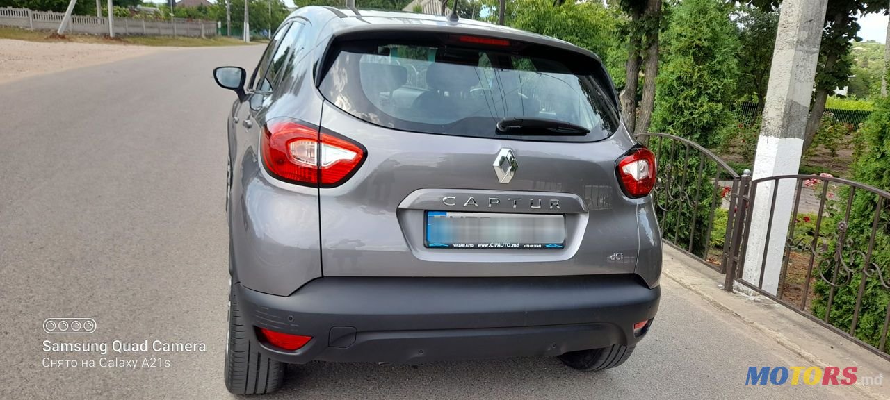 2015' Renault Captur photo #6