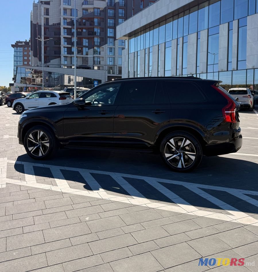2022' Volvo XC90 photo #2