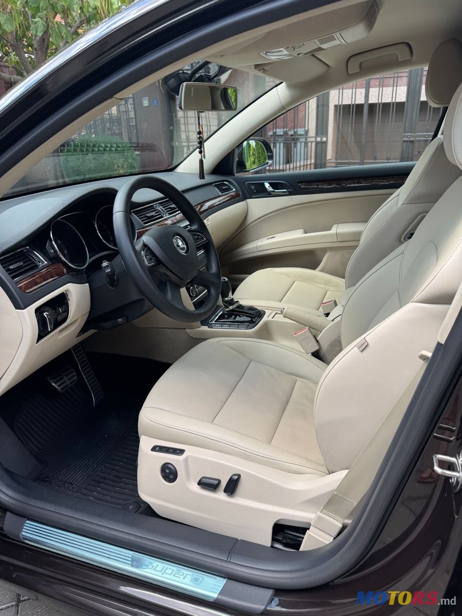 2015' Skoda Superb photo #4