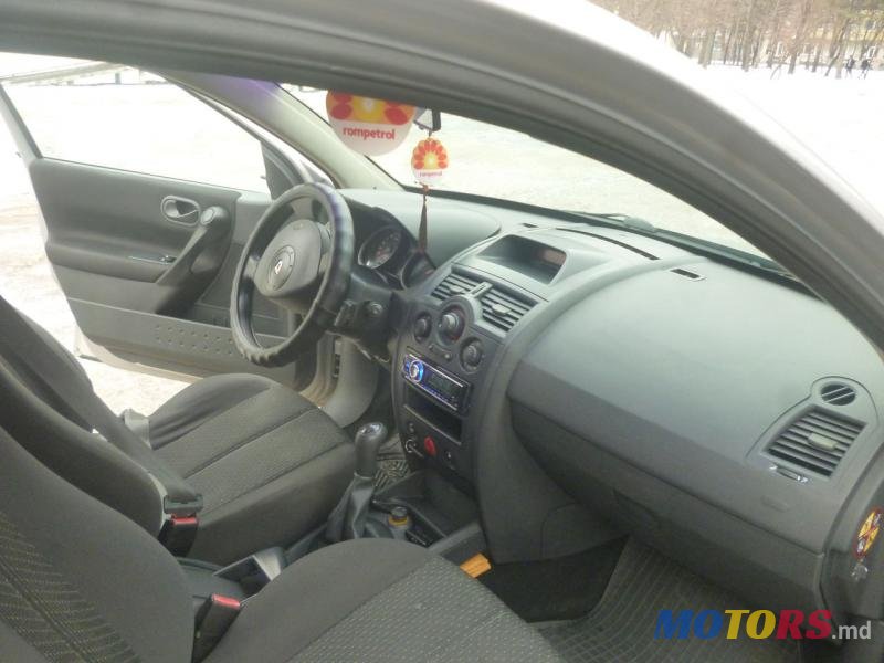2005' Renault Megane photo #3