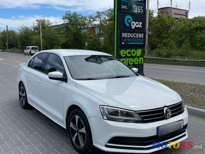 2016' Volkswagen Jetta photo #2