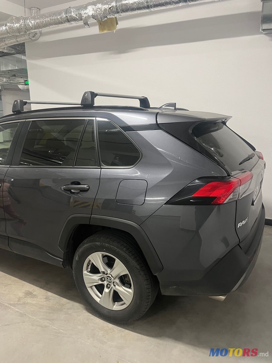 2021' Toyota RAV4 photo #7