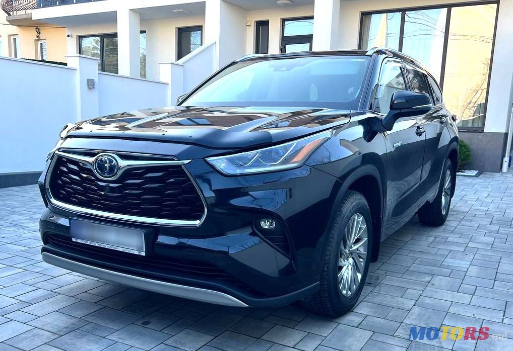 2021' Toyota Highlander photo #3