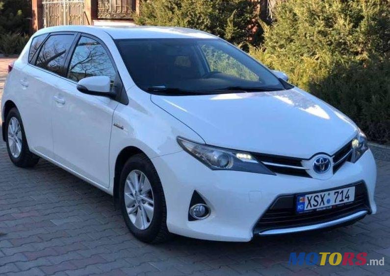 2014' Toyota Auris photo #1