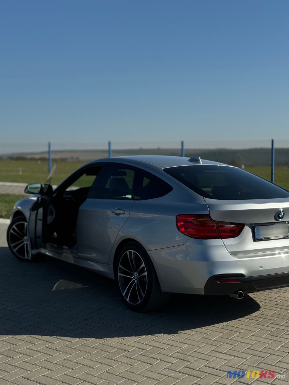 2015' BMW 3 Series Gran Turismo photo #5