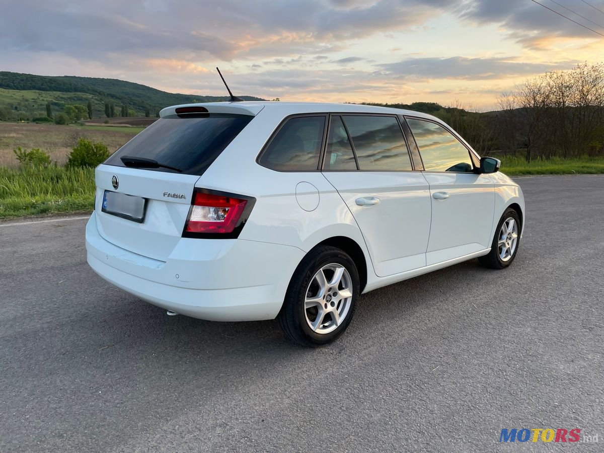 2017' Skoda Fabia photo #6