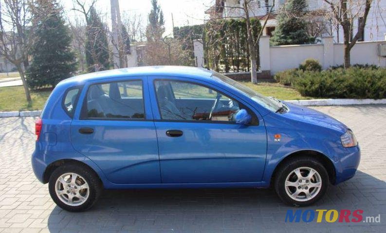 2004' Daewoo Kalos photo #1