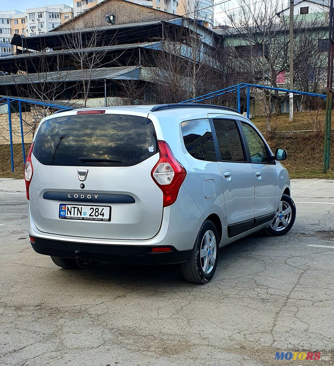 2013' Dacia Lodgy photo #2