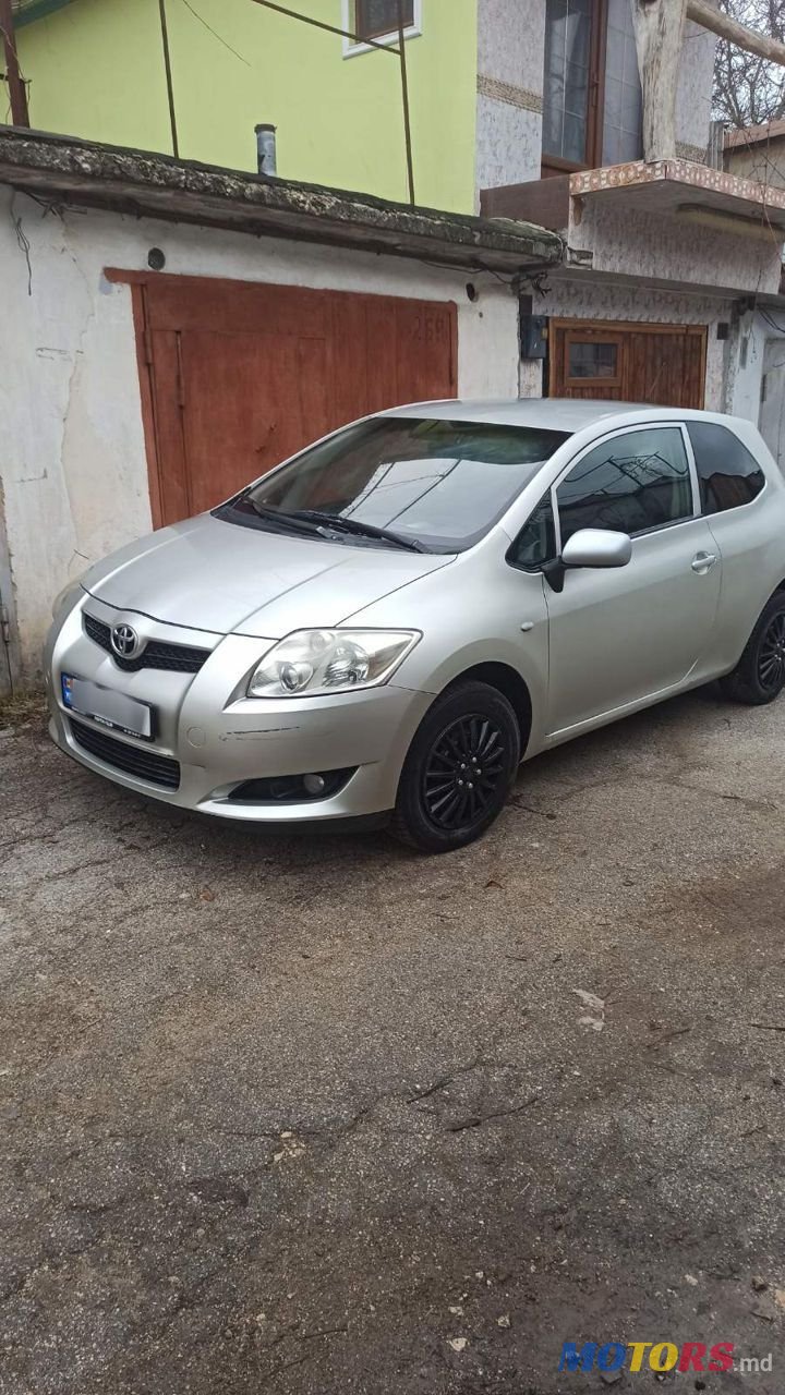 2007' Toyota Auris photo #2