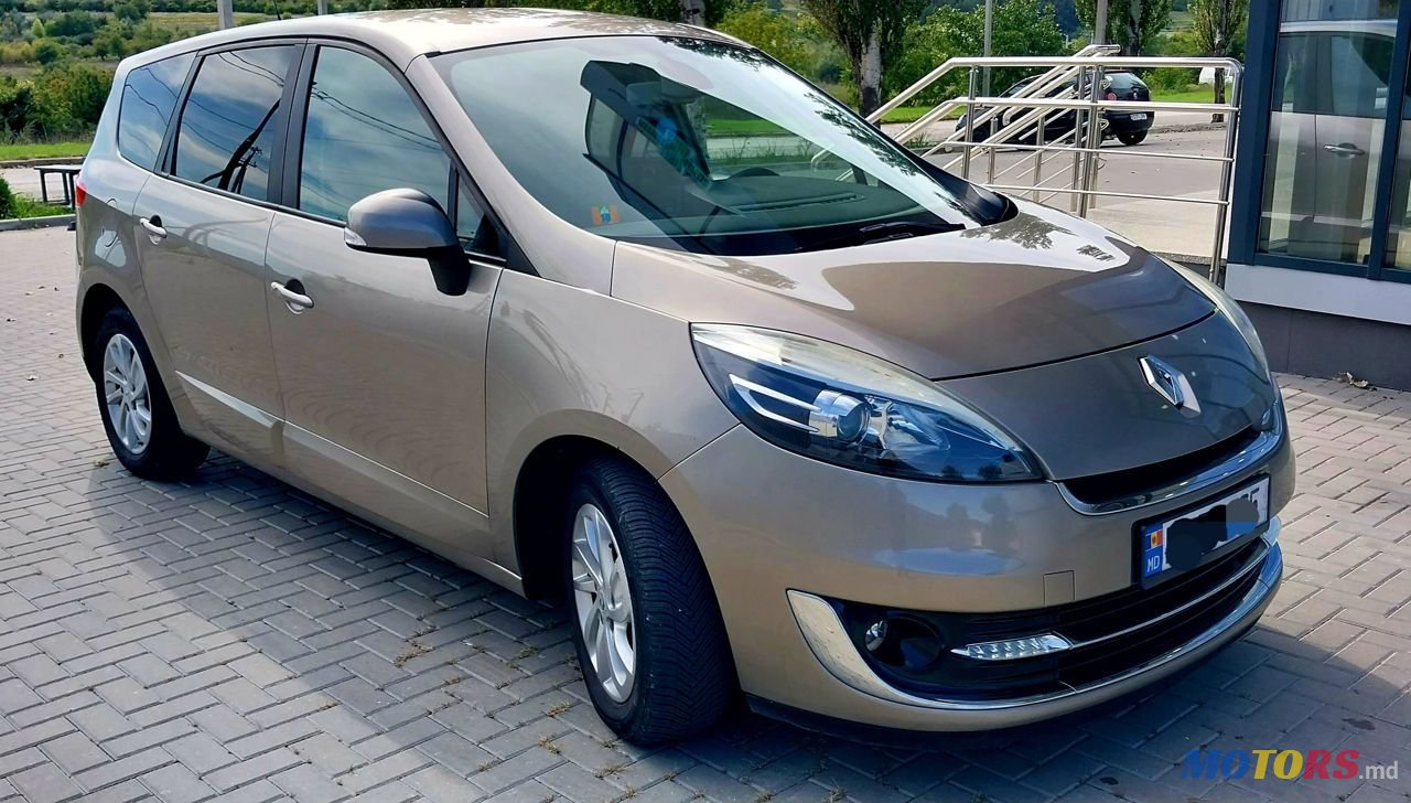 2012' Renault Grand Scenic photo #6