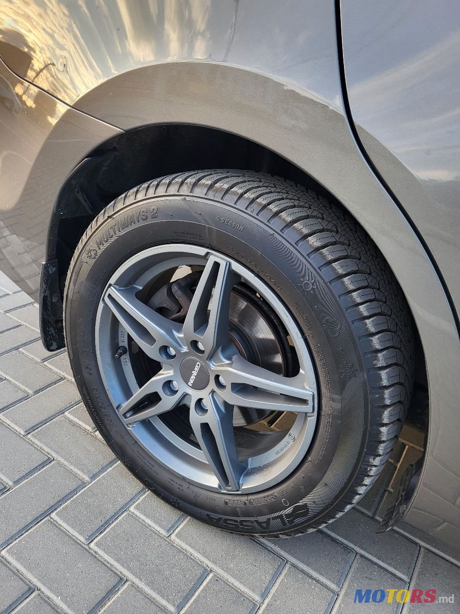 2017' Toyota Corolla photo #5