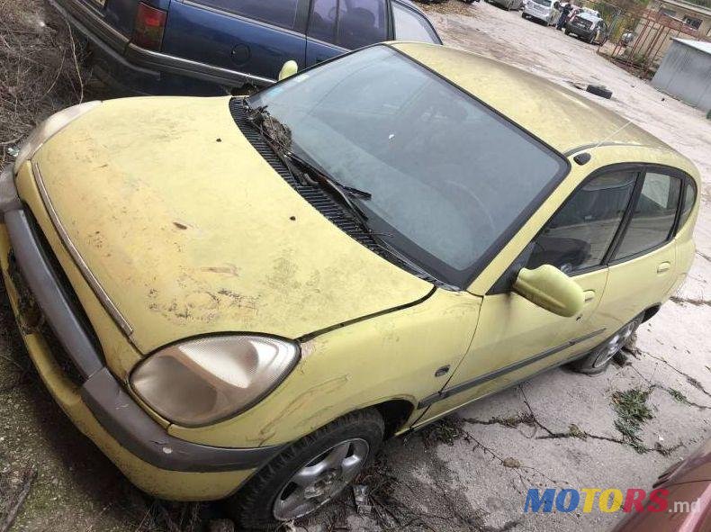 1998' Daihatsu Sirion photo #1