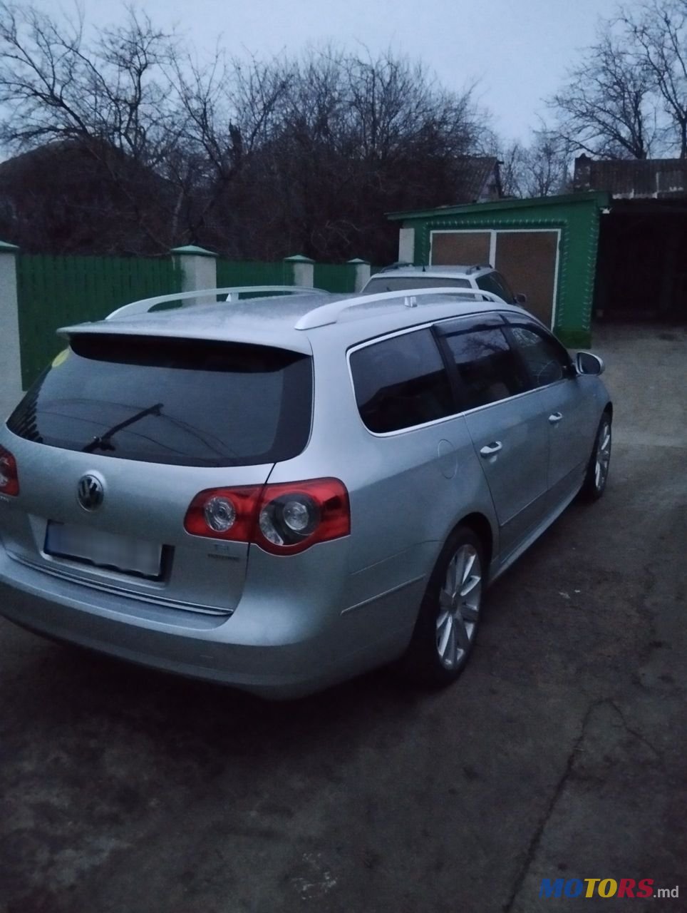 2010' Volkswagen Passat photo #5