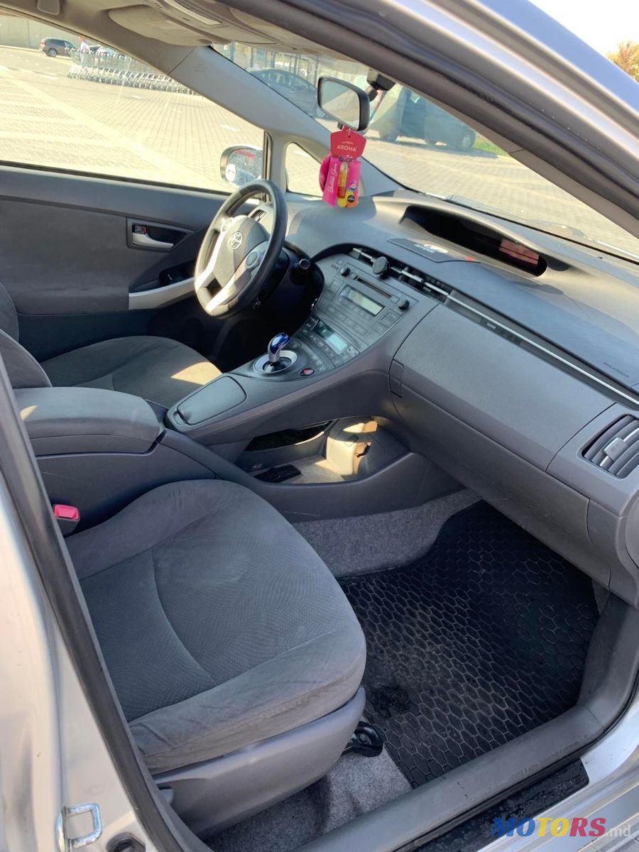 2011' Toyota Prius photo #6