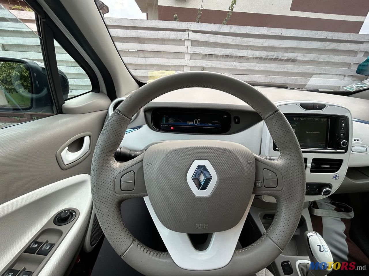 2013' Renault Zoe photo #6