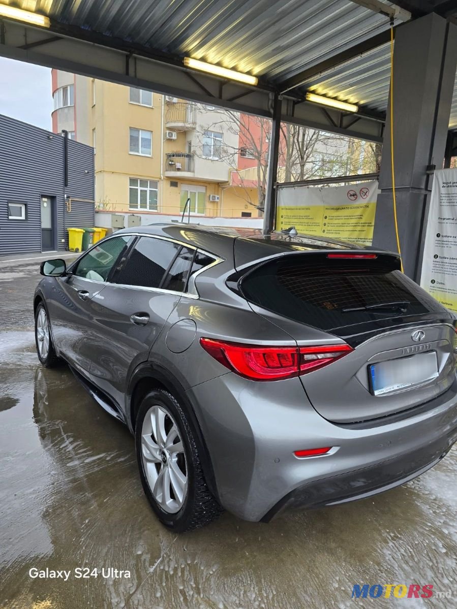 2016' Infiniti QX30 photo #6