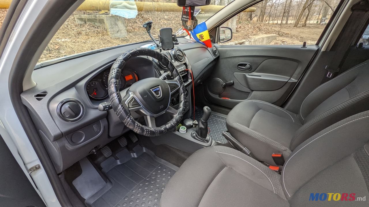 2017' Dacia Sandero photo #5