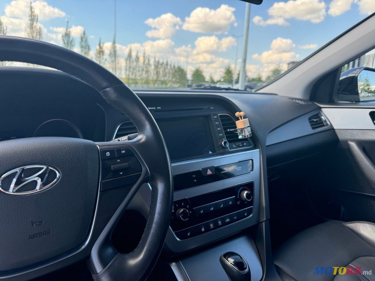 2016' Hyundai Sonata photo #3