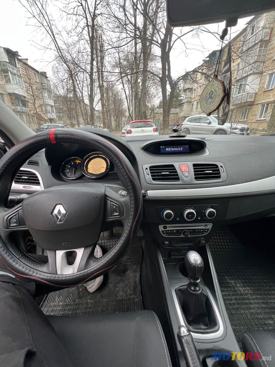 2009' Renault Megane photo #4