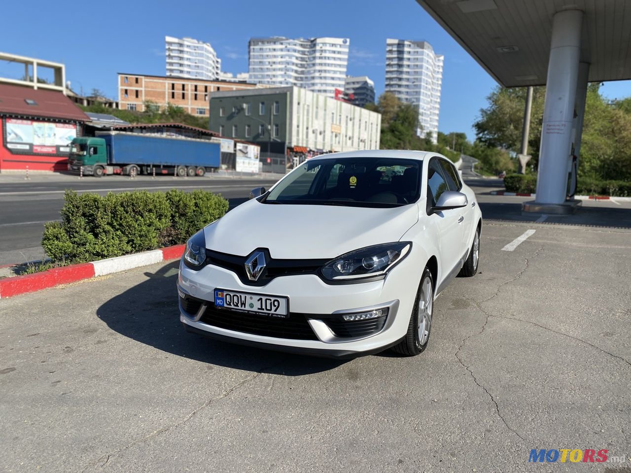 2014' Renault Megane photo #1