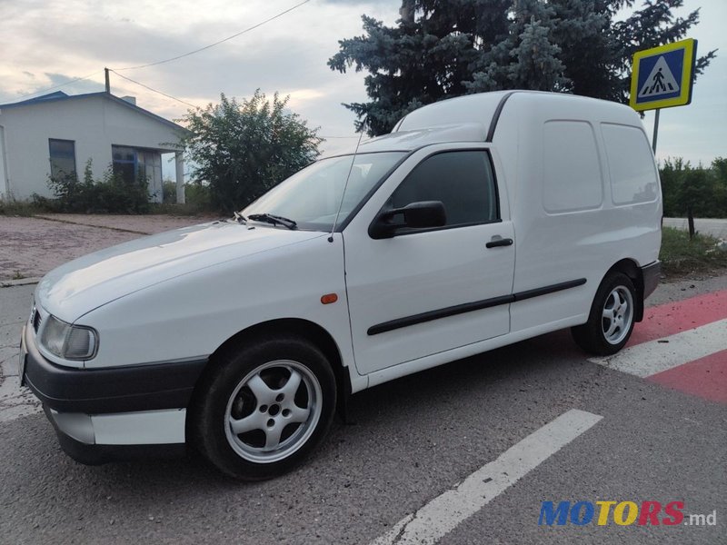 2002' Volkswagen Caddy photo #1