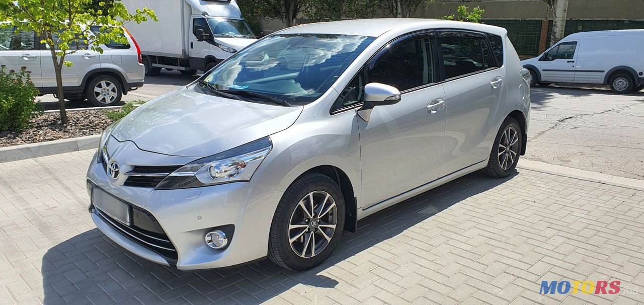 2014' Toyota Verso photo #2