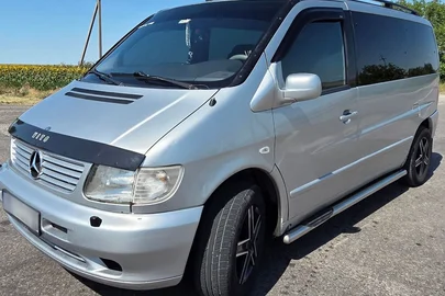 2000' Mercedes-Benz V-Class