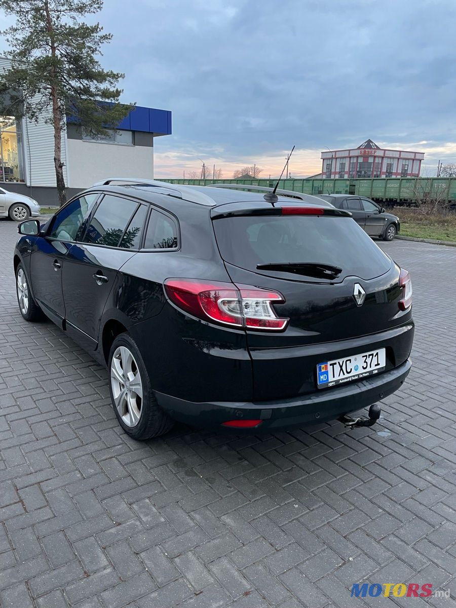 2012' Renault Megane photo #3