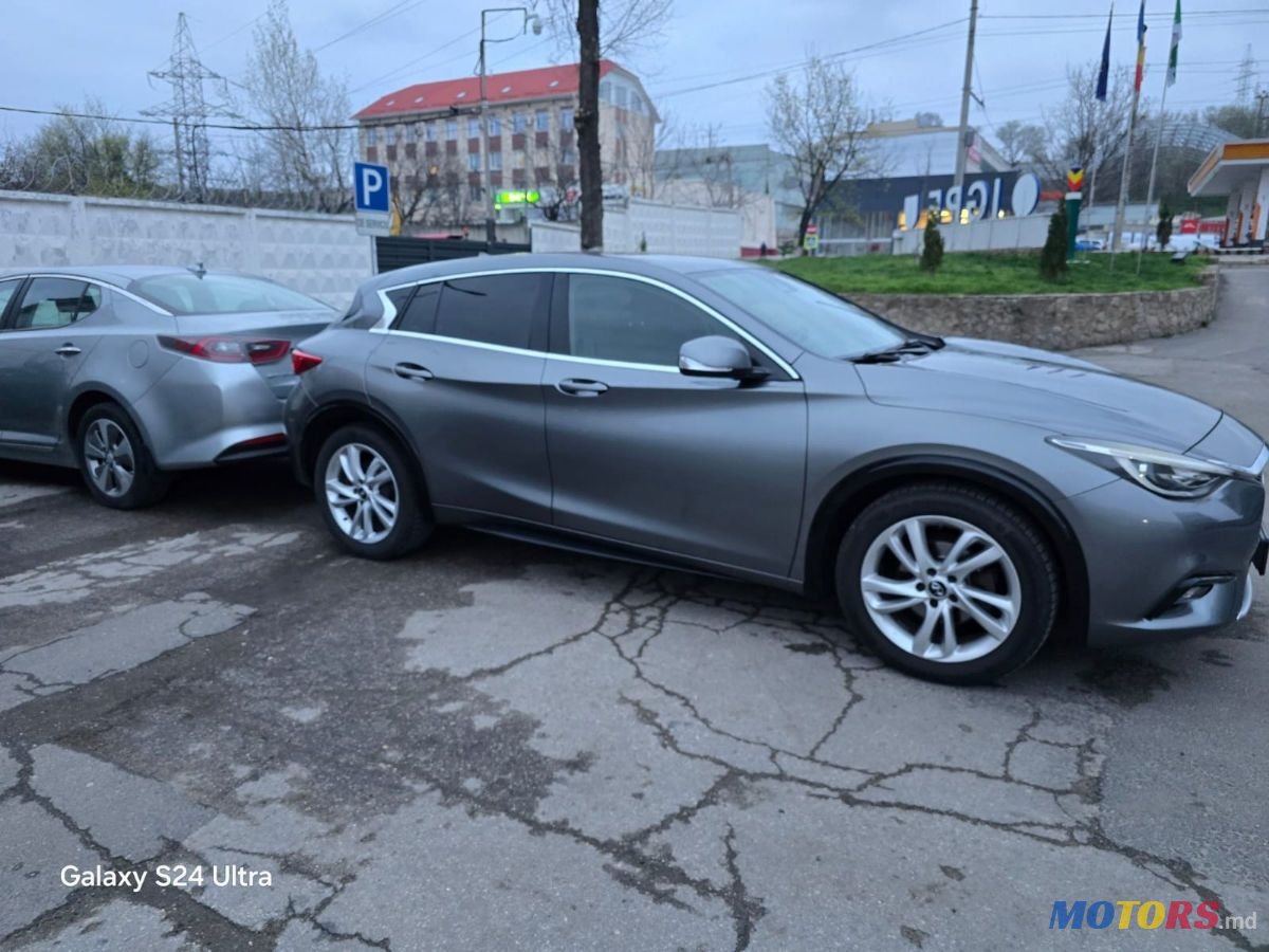 2016' Infiniti QX30 photo #2