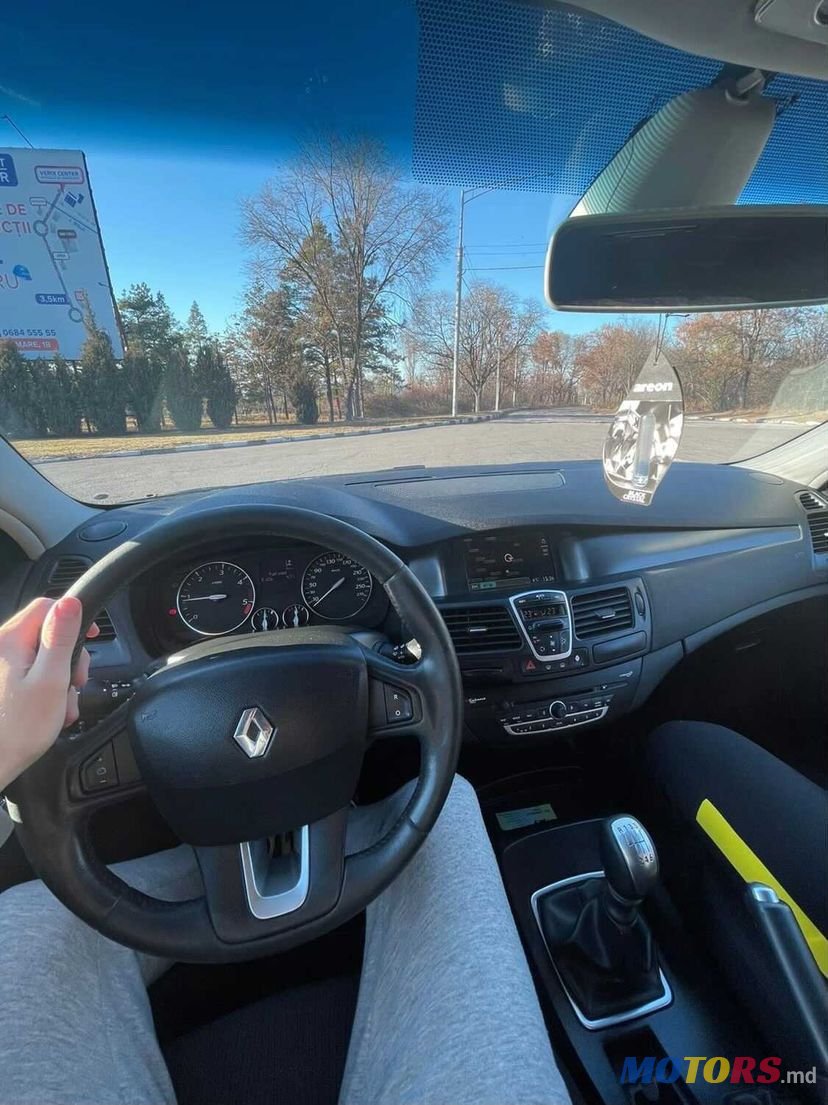 2007' Renault Laguna photo #5