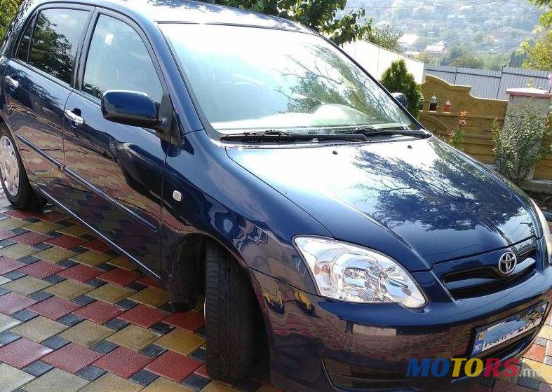 2004' Toyota Corolla photo #1