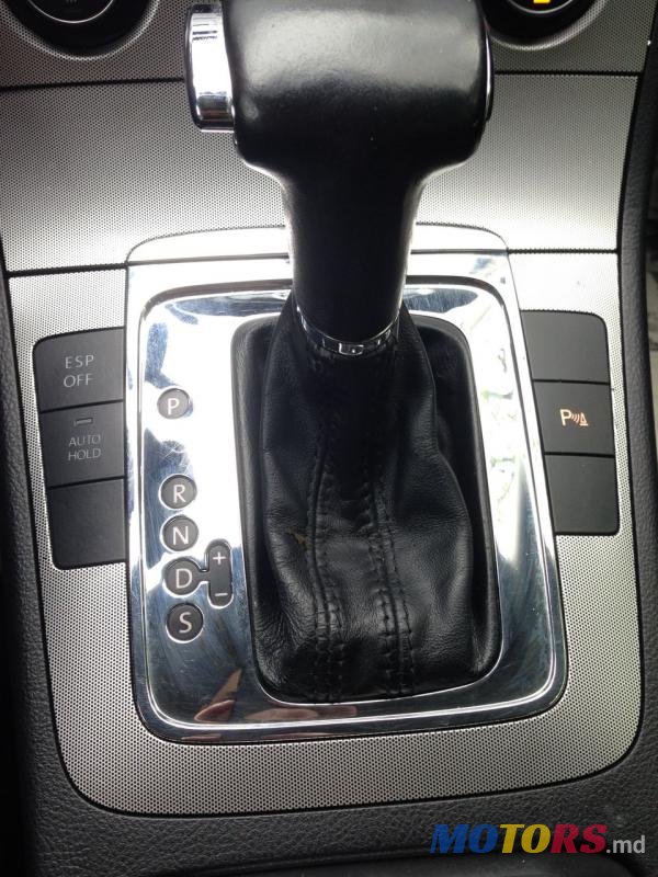 2007' Volkswagen Passat photo #4