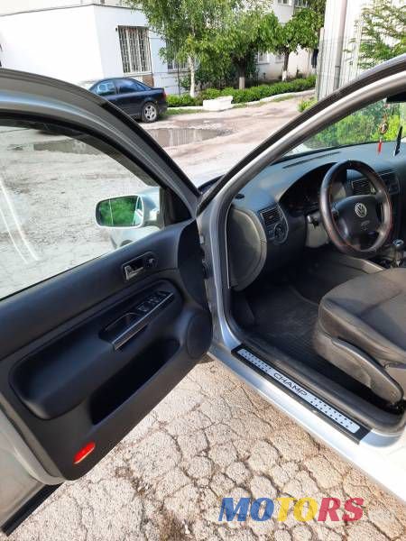 2003' Volkswagen Golf photo #5