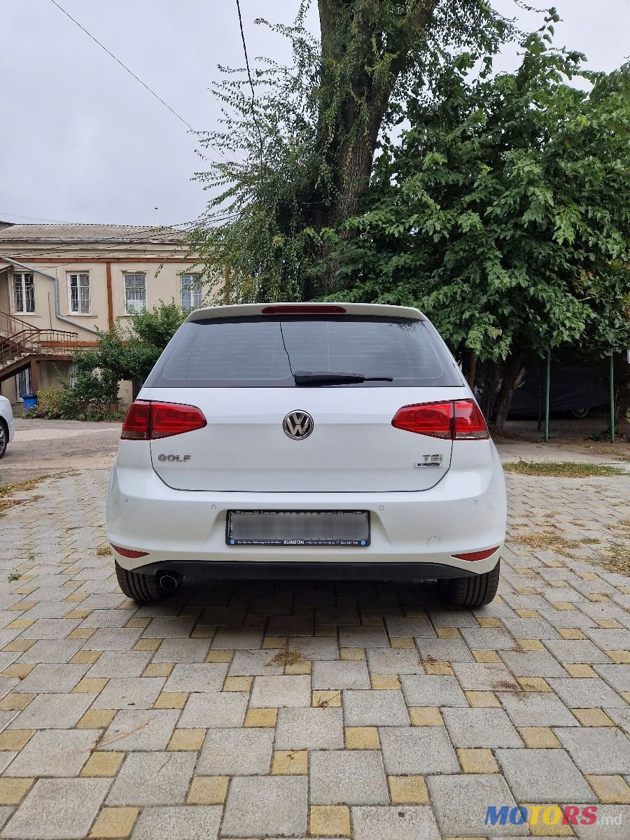 2015' Volkswagen Golf photo #2