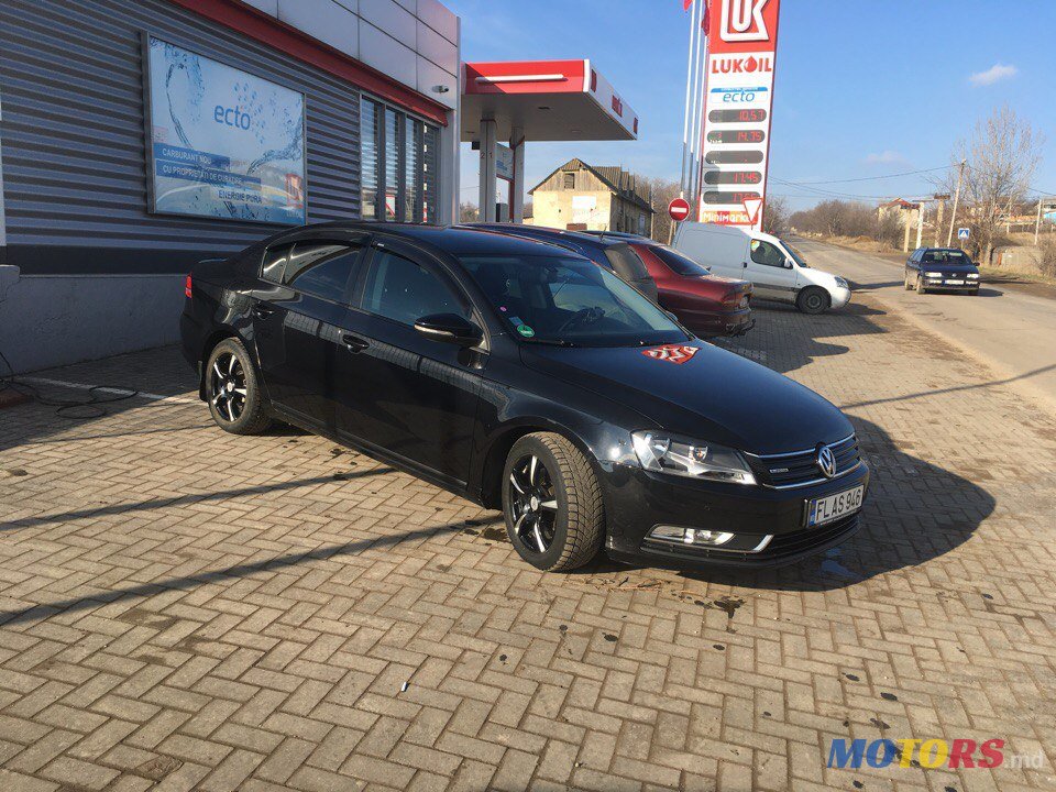 2011' Volkswagen Passat B7 bluemotion photo #6