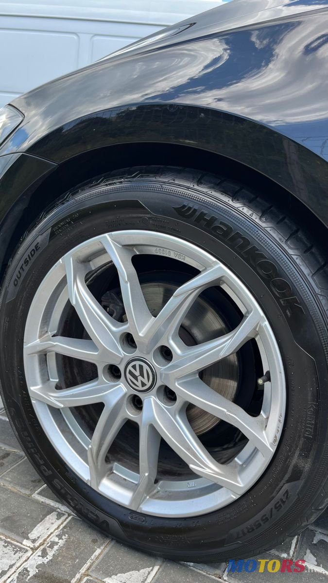 2019' Volkswagen Golf photo #3